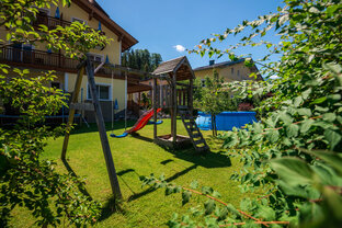 das-martell-_c_sobietzki-02-garten-12