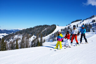 alpendorf_familieskifahren__1_